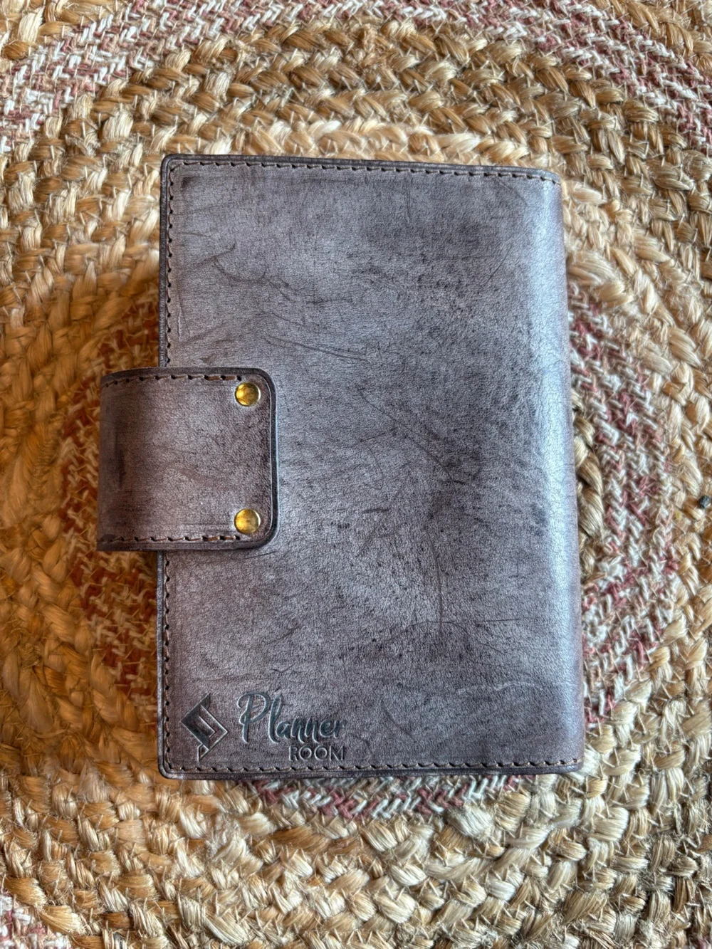 Leather Wallet Clutch in Distressed Taupe